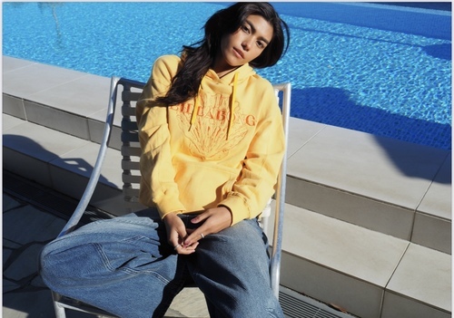 ムラサキスポーツ　BILLABONGパーカー