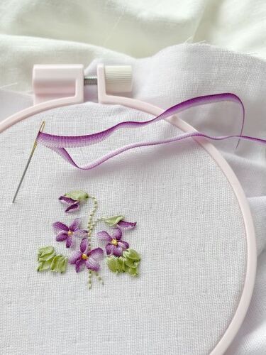 リボン刺しゅう