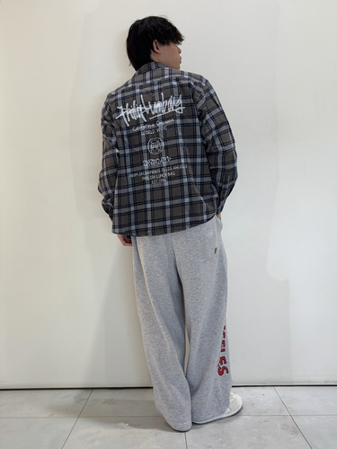 背面　全身